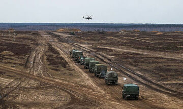 Πόλεμος Ουκρανία - Bloomberg: Ρωσικά στρατιωτικά οχήματα εισήλθαν στην περιφέρεια του Κιέβου