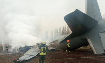 Ουκρανία: Πέντε νεκροί από πτώση στρατιωτικού αεροσκάφους (vid)