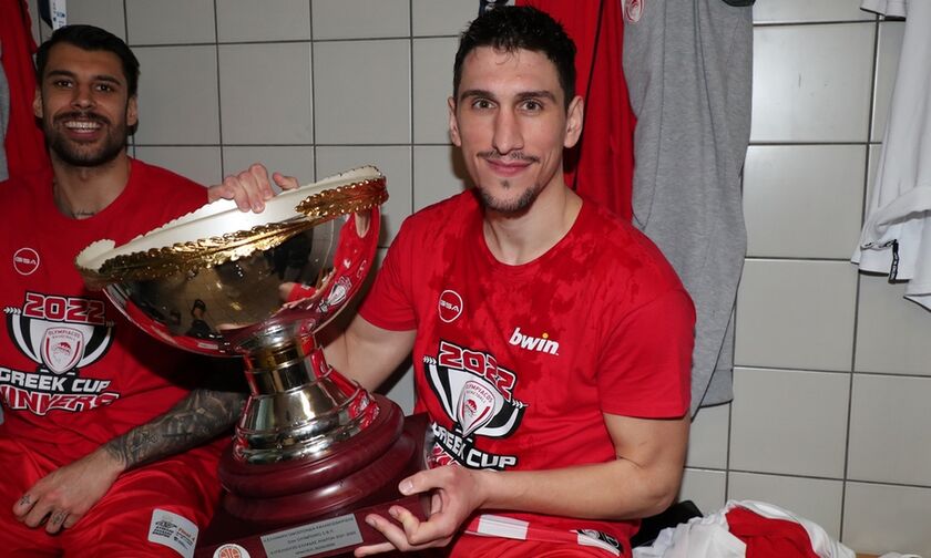 Ολυμπιακός: Ο Λαρεντζάκης σε ρόλο κάμεραμάν (vid)