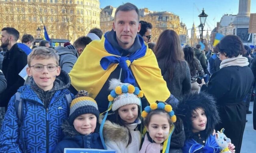 Πόλεμος στην Ουκρανία: ο Αντρέι Σεφτσένκο σε διαδήλωση στην Αγγλία ενάντια στη ρωσική εισβολή 