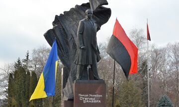 Το σύνθημα «Δόξα στην Ουκρανία» και ο  Στεπάν Μπαντέρα που σκότωσε χιλιάδες Πολωνούς!