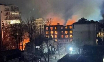 Πόλεμος στην Ουκρανία: Σφυροκόπημα σε Χάρκοβο και Κίεβο – Οι Ρώσοι βομβαρδίζουν σημαντικές υποδομές