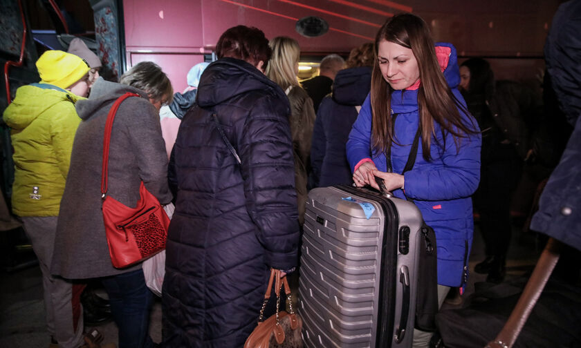 Πόλεμος στην Ουκρανία: 3.780 πρόσφυγες έχουν φτάσει στην Ελλάδα – Ανάμεσά τους 1.146 ανήλικοι