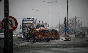 Κακοκαιρία Φίλιππος: Διακοπή κυκλοφορίας στην Πάρνηθα - Χιόνι στη Μακεδονία