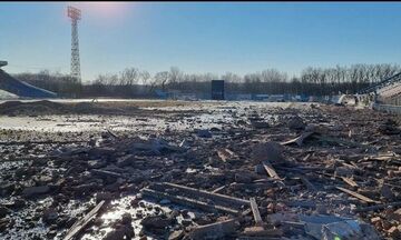 Ουκρανία: Καταστράφηκε το γήπεδο της Ντέσνα από βομβαρδισμούς (pic)