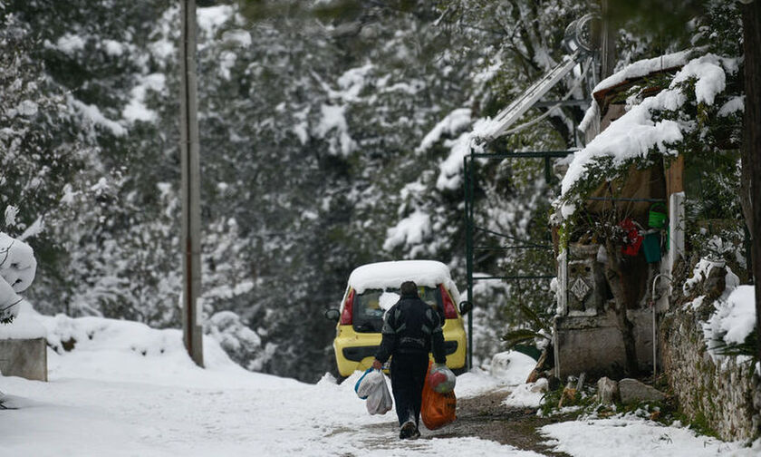 Κακοκαιρία «Φίλιππος»: Χιονοθύελλα άφησε χωριά χωρίς ρεύμα στην Εύβοια 