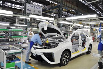 Η Toyota φρενάρει την παραγωγή αυτοκινήτων