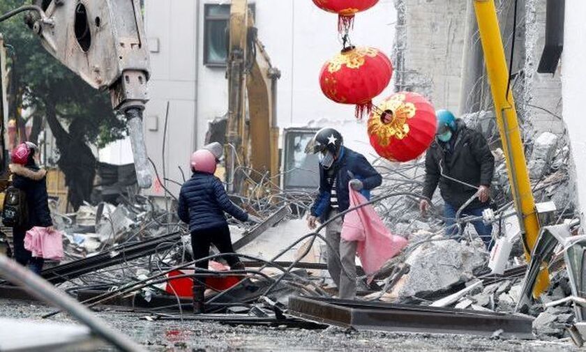 Σεισμός 6,7 Ρίχτερ στην Ταϊβάν: Κατέρρευσε γέφυρα