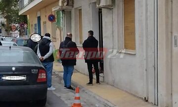 Πάτρα: Αιφνιδιαστική επίσκεψη της Ασφάλειας στο σπίτι της Ρούλας Πισπιρίγκου (vid)