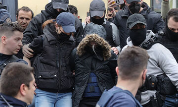 Πάτρα - Θάνατος τριών παιδιών: Λογοδοτεί στις αρχές η κύρια ύποπτη της υπόθεσης