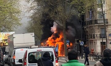 Έκρηξη κοντά στην Παναγία των Παρισίων (pics, vid)