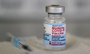Moderna: Αποσύρει χιλιάδες δόσεις εμβολίων για τον κορονοϊό