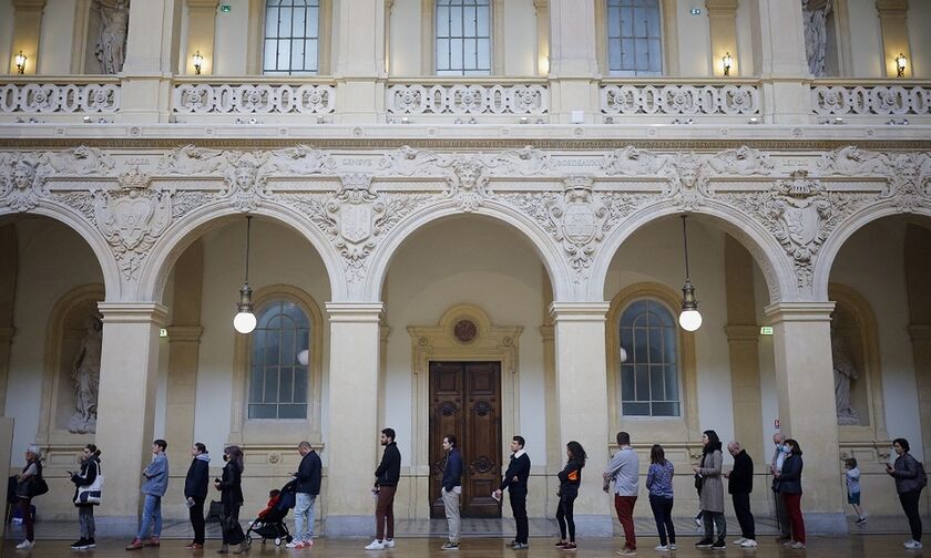 Γαλλικές εκλογές: Μικρότερη ως τώρα η συμμετοχή στον β’ γύρο από ό,τι το 2017