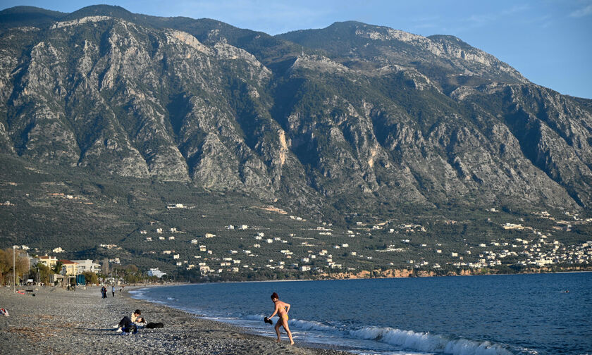 Πρωτομαγιά στην Καλαμάτα για μπάνιο και ιστορικές εξερευνήσεις