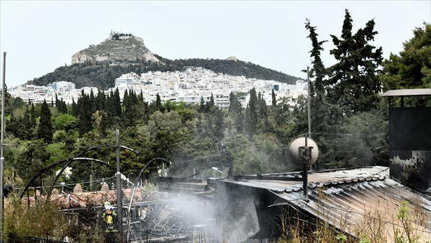 Υπό μερικό έλεγχο φωτιά σε εστιατόριο στην περιοχή του Μετς