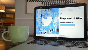 Διασημότητες εγκαταλείπουν το Twitter μετά την εξαγορά του από τον Ίλον Μασκ