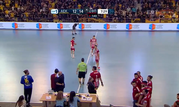 ΑΕΚ - Ολυμπιακός: Διακοπή στο ντέρμπι της Handball Premier - Στα αποδυτήρια οι «ερυθρόλευκοι»