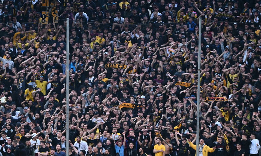 Οπαδός της ΑΕΚ έπεσε στην τάφρο του ΟΑΚΑ (vid)