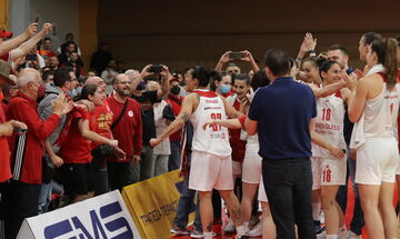 Ολυμπιακός-Παναθηναϊκός 87-54: Το πανηγύρισαν με τον κόσμο