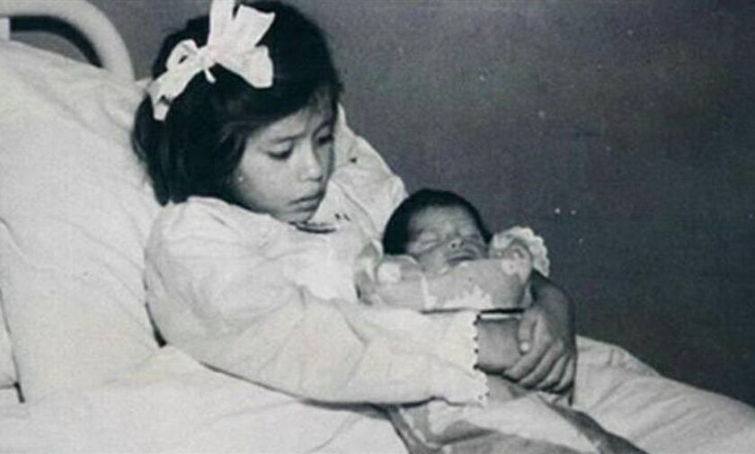 Μύθοι και πραγματικότητα για τη Λίνα από το Περού, που έγινε μητέρα σε ηλικία 5 ετών