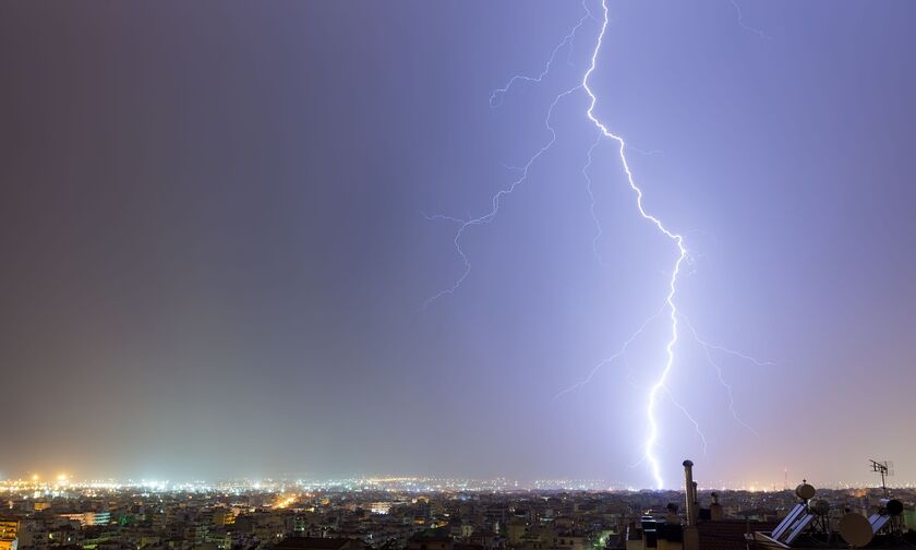 Καιρός: Μετά την επιδείνωση της Τετάρτης, βελτίωση με ηλιοφάνεια την Πέμπτη 19 Μαΐου