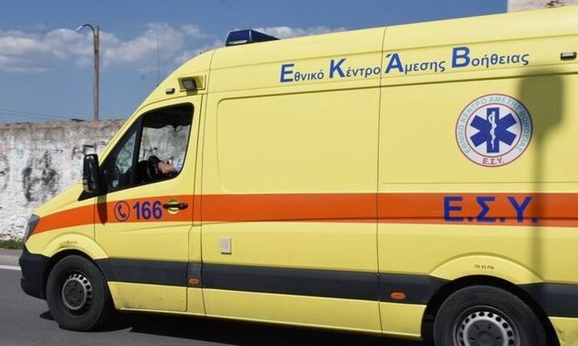 Τροχαίο ατύχημα με τρία αυτοκίνητα και τρεις τραυματίες στην Αθηνών-Σουνίου
