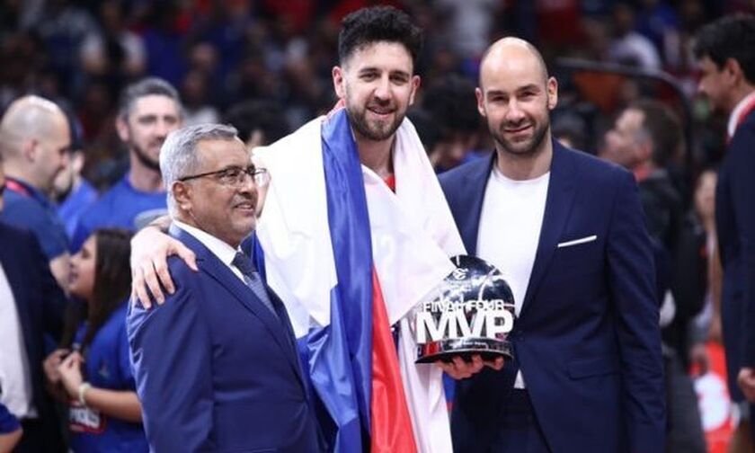 Βασίλιε Μίτσιτς: MVP ξανά του φάιναλ φορ της Euroleague - Τον βράβευσε ο Βασίλης Σπανούλης (vid)