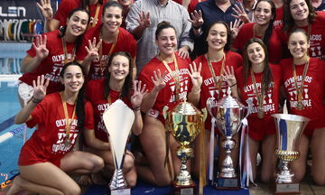 Η απονομή του Πρωταθλήματος στον Ολυμπιακό