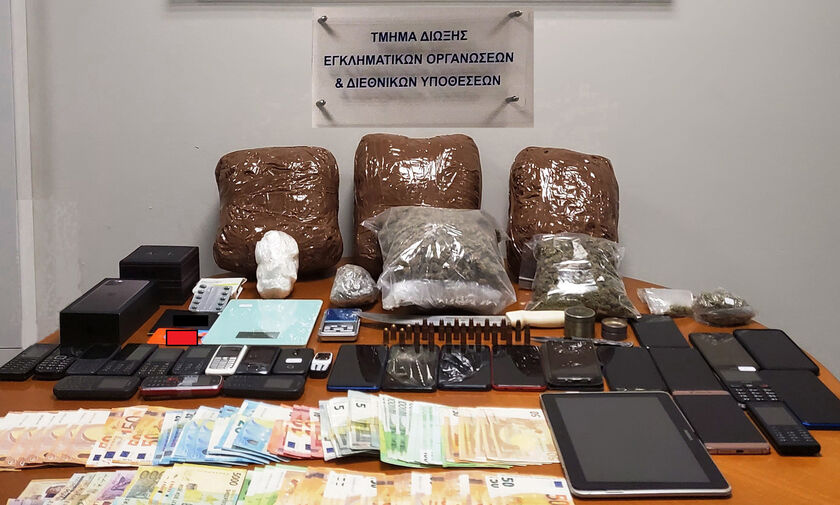 ΕΛΑΣ: Πρώτες συλλήψεις μελών διεθνούς κυκλώματος ναρκωτικών - Κατασχέθηκε κοκαΐνη 57 κιλών (vid)