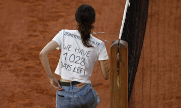 Roland Garros: Προσωρινή διακοπή στον ημιτελικό Ρουντ - Τσίλιτς λόγω εισβολής ακτιβίστριας! (pics)