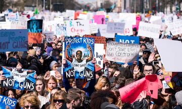 ΗΠΑ: Πάνω από 450 πορείες διαμαρτυρίας σε όλη τη χώρα για τη βία από χρήση όπλων