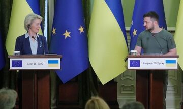Φον ντερ Λάιεν: «Η ΕΕ θα αποφασίσει την επόμενη εβδομάδα για την αίτηση ένταξης της Ουκρανίας»