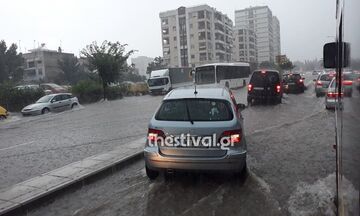 Θεσσαλονίκη: Σφοδρή κακοκαιρία στην πόλη, η καταιγίδα έχει μετατρέψει σε ποτάμια τους δρόμους