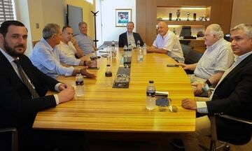 Συνάντηση Μπαλτάκου με αντιπροσωπεία της Super League για κεντρική διαχείριση και Πειθαρχικό Κώδικα