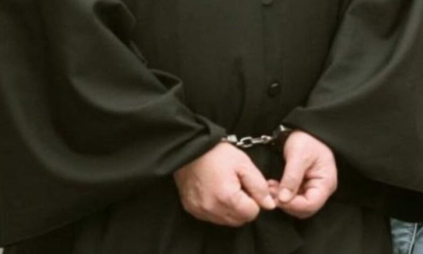 Συνελήφθη ιερέας που χειροδίκησε εις βάρος της παπαδιάς