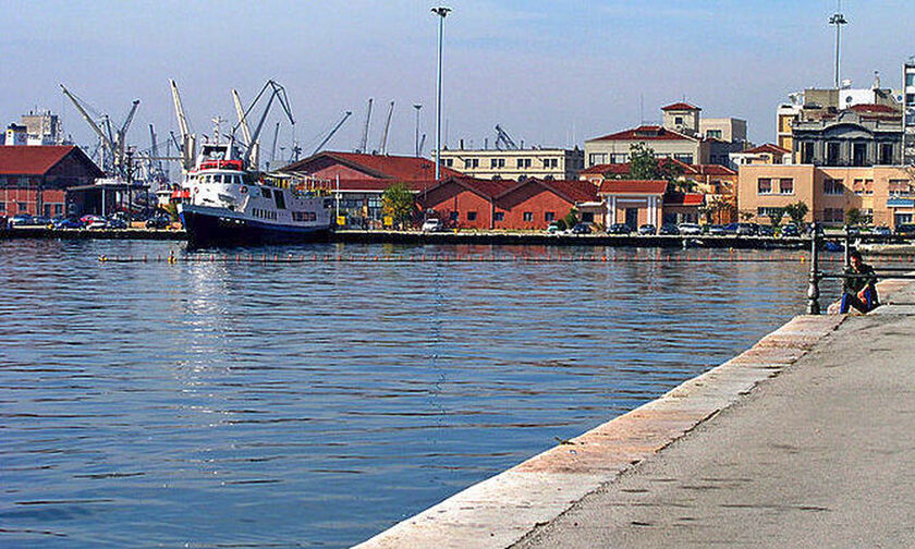 Θεσσαλονίκη: Βρέθηκαν νεκροί στο νερό δεμένοι με χειροπέδες