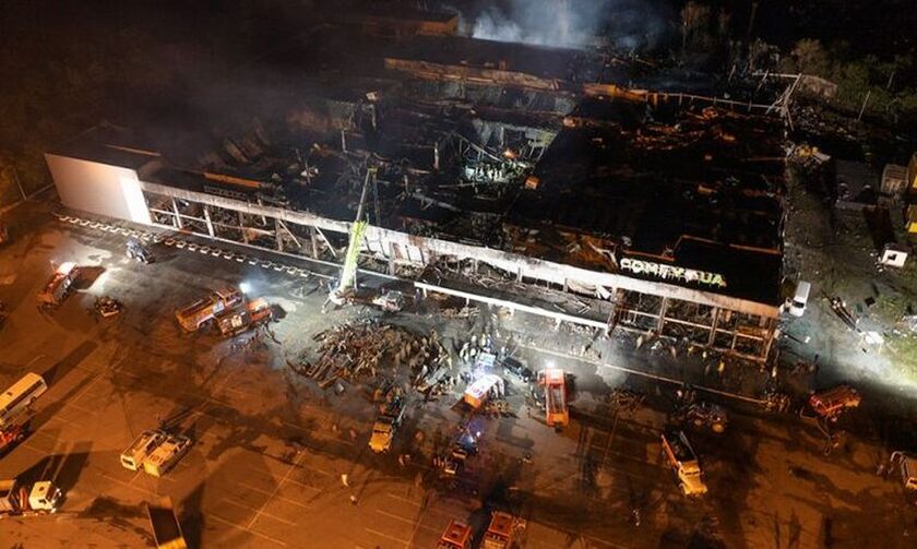 G7: Έγκλημα πολέμου η επίθεση στο εμπορικό κέντρο της Κρεμεντσούκ – 16 οι νεκροί