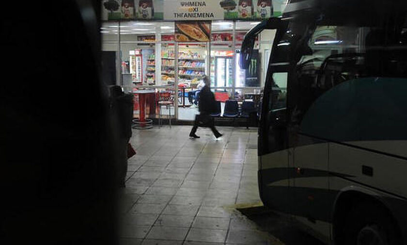 Οδηγός λεωφορείου ζήτησε από νεαρή γυναίκα να κατέβει γιατί ήταν προκλητικά ντυμένη