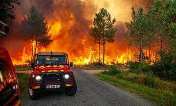 Στις φλόγες μεγάλες εκτάσεις σε Γαλλία και Ισπανία - Συναγερμός για τον καύσωνα στη δυτική Ευρώπη