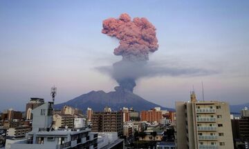 Ιαπωνία: Εξερράγη το ηφαίστειο Σακουρατζίμα, κοντά στον πυρηνικό σταθμό Σεντάι (vid)