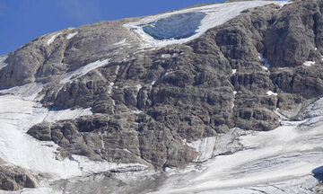 Γιγάντιος παγετώνας στις Ελβετικές Άλπεις λιώνει με γοργό ρυθμό