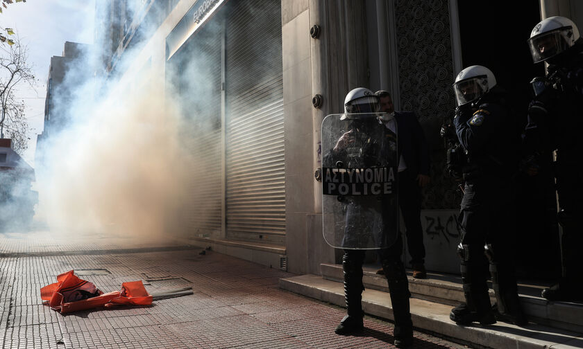 Επεισόδια στο Σύνταγμα: Δίωξη για πλημμέλημα στους τέσσερις συλληφθέντες