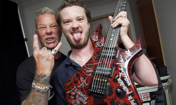 O Eddie Munson του Stranger Things συνάντησε τους Metallica και τα σπάσανε μαζί (ΦΩΤΟ+ΒΙΝΤΕΟ) 