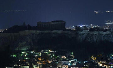 Συσκότιση μνημείων και μείωση δημόσιου φωτισμού το ελληνικό σχέδιο εξοικονόμησης ενέργειας