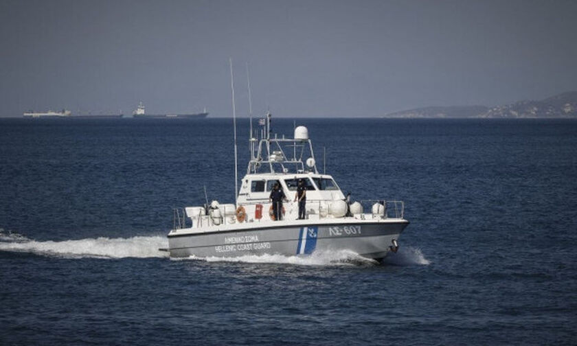 Κέα: Επιβάτες πλοίου εντόπισαν πτώμα να επιπλέει στη θάλασσα
