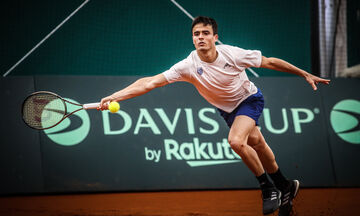 Davis Cup: Ξεκίνημα με νίκες Στέφανου Τσιτσιπά και Πρεβολαράκη, μία επιτυχία μακριά από τα πλέι οφς!