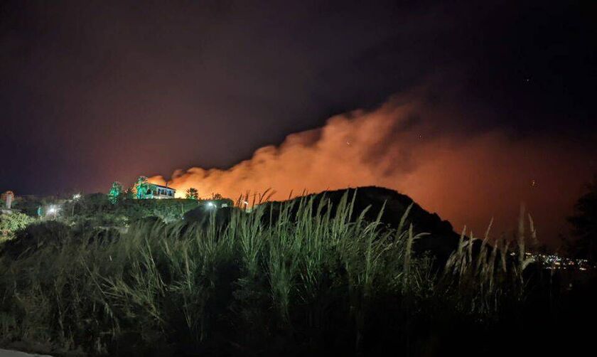 Μεγάλη φωτιά στην Κεφαλονιά (pics)