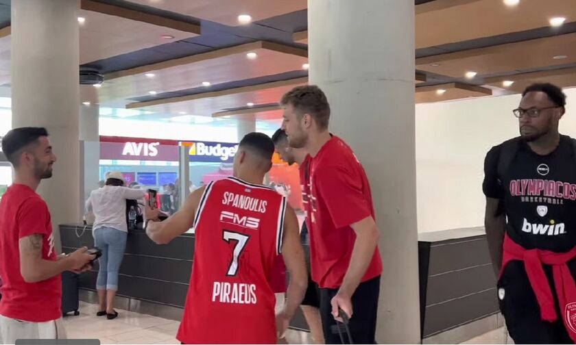 Ολυμπιακός: Το ταξίδι της ομάδας στην Κύπρο (vid)