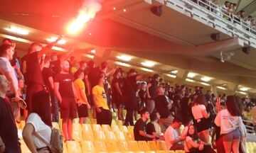 Οι οπαδοί της ΑΕΚ στην προπόνηση της Opap Arena
