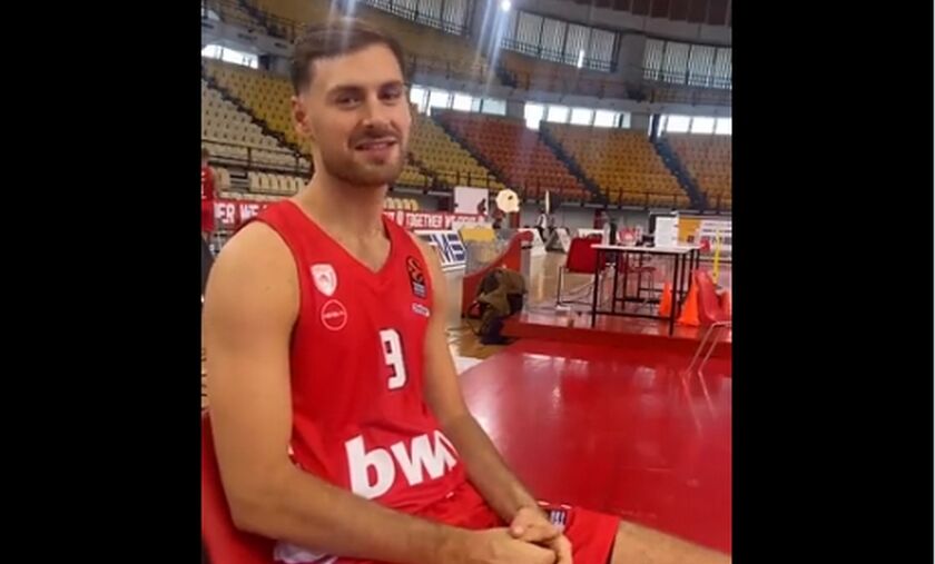 Τζορτζ Πάπας: Αγαπά την πίτσα, τη Sprite, το Νιου Τζέρσι και τη Σκιάθο! (video)